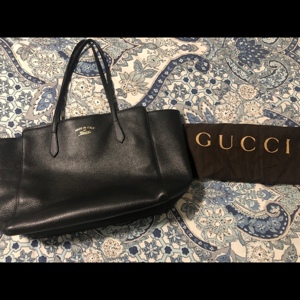Authentic GUCCI Pebbled Swing Tote Black
